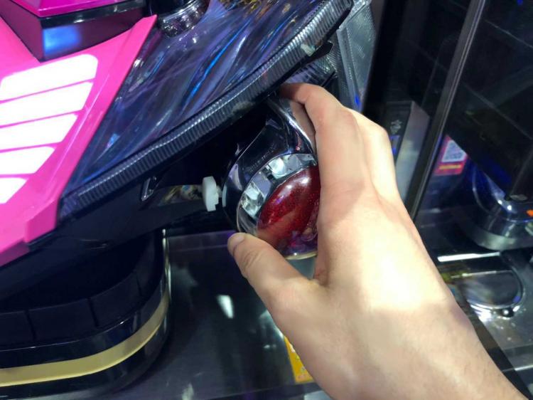 ハンドルをひねる